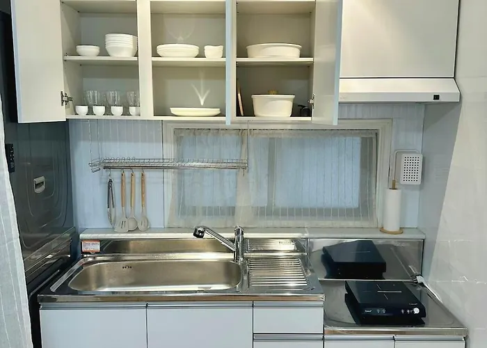 Apartment New, Cozy Hanok Stay, 3 Min Subway Line2, Line5, Airport Bus *